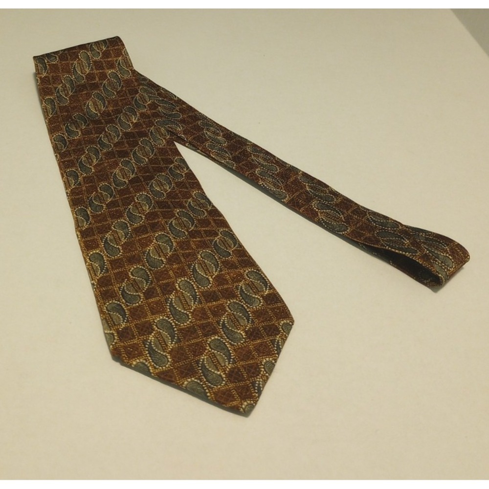 Van Heusen All Silk Made in the USA Men's Neck Tie 58 inches long